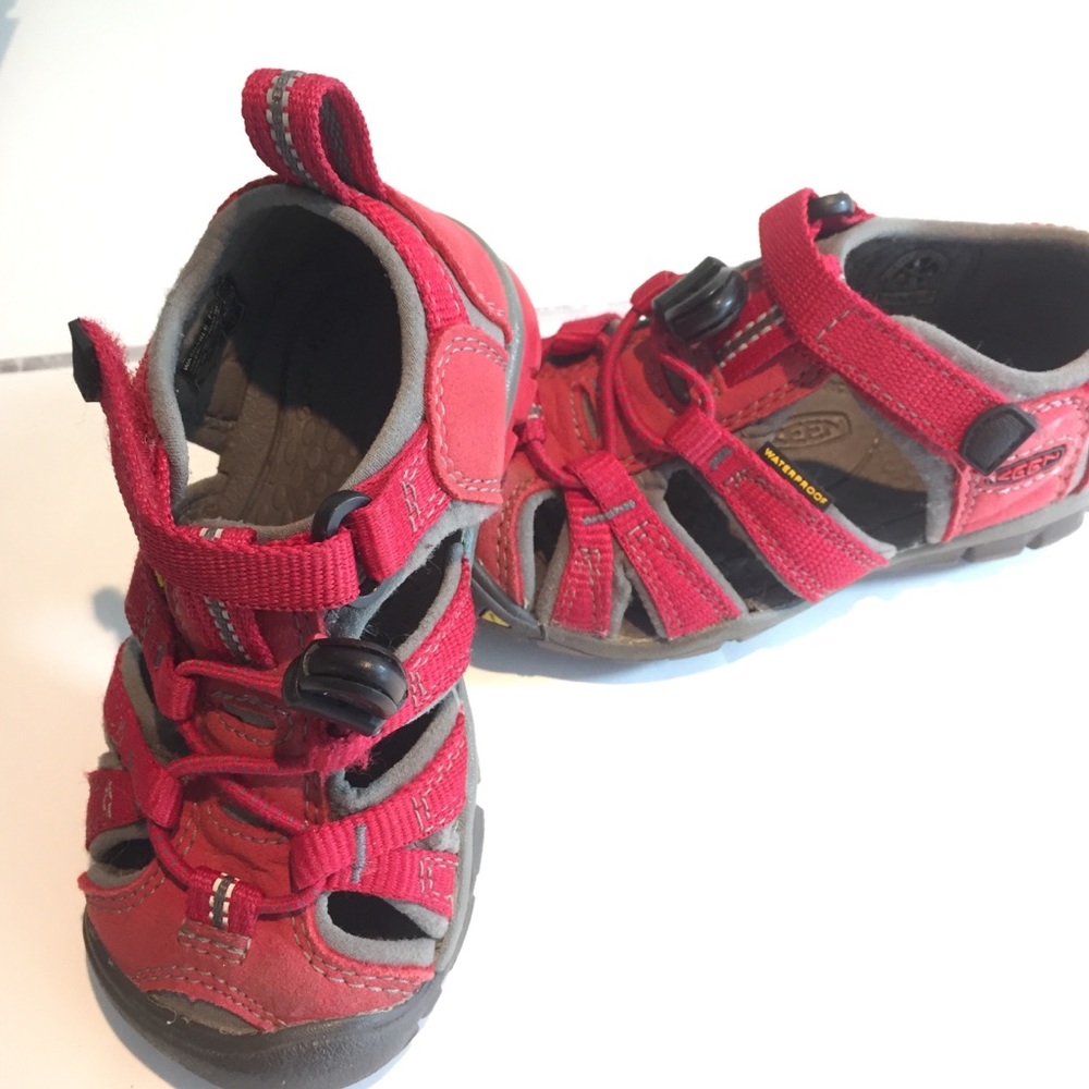 Toddler Boys Keen sandals size 8